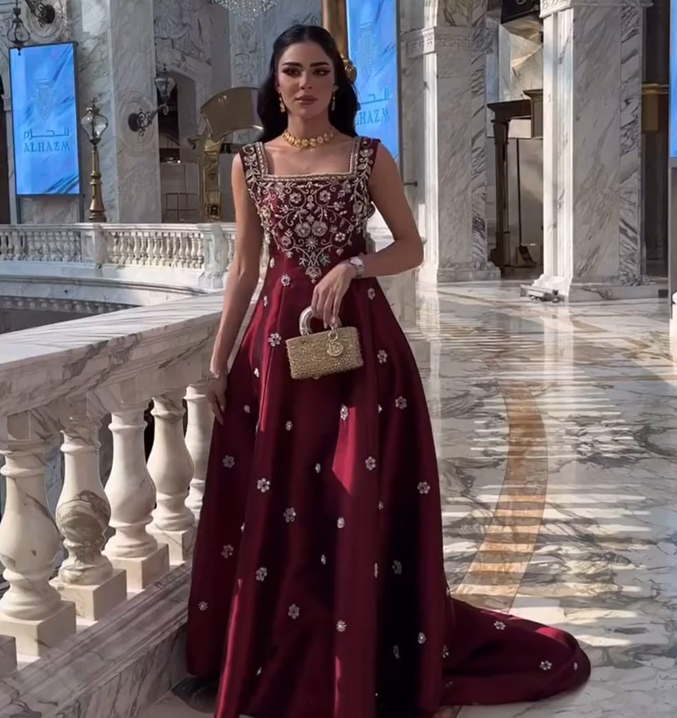 Luxury Dubai Beaded Burgundy Sauqre Neck Evening Dress