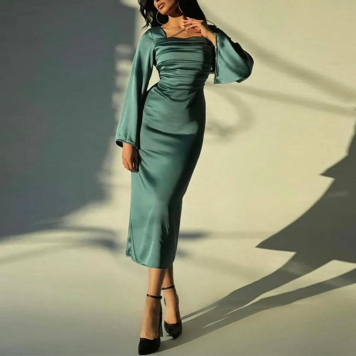 Elegant Emerald Green Long Sleeves Evening Dress SF028