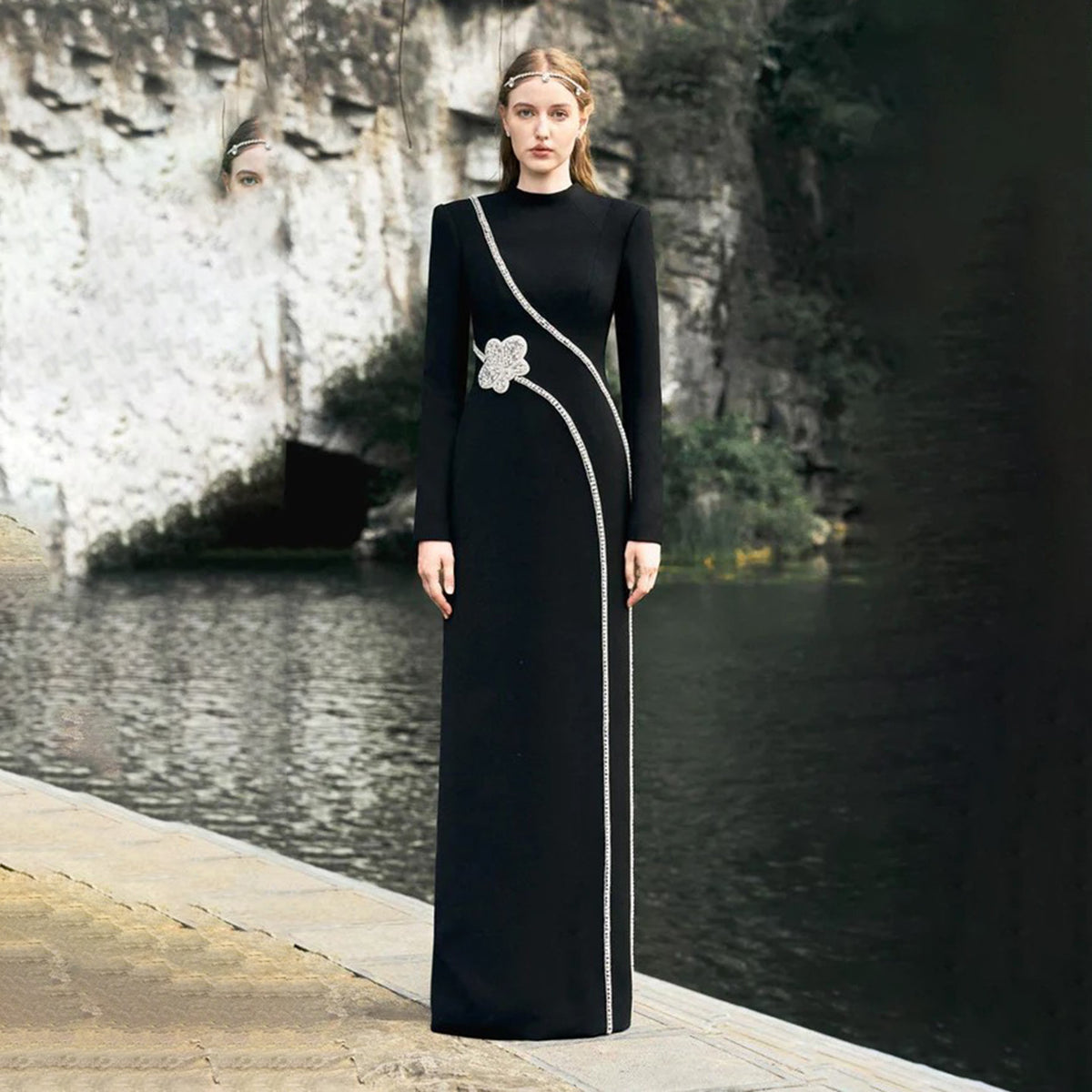 Elegant Crystal Black Long Sleeves Satin Evening Dress SF350