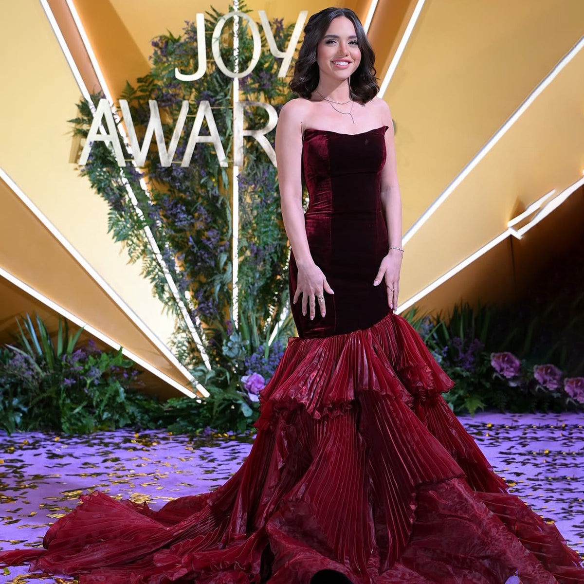 Luxury Burgundy Strapless Mermaid Ruffles Evening Dress SF157