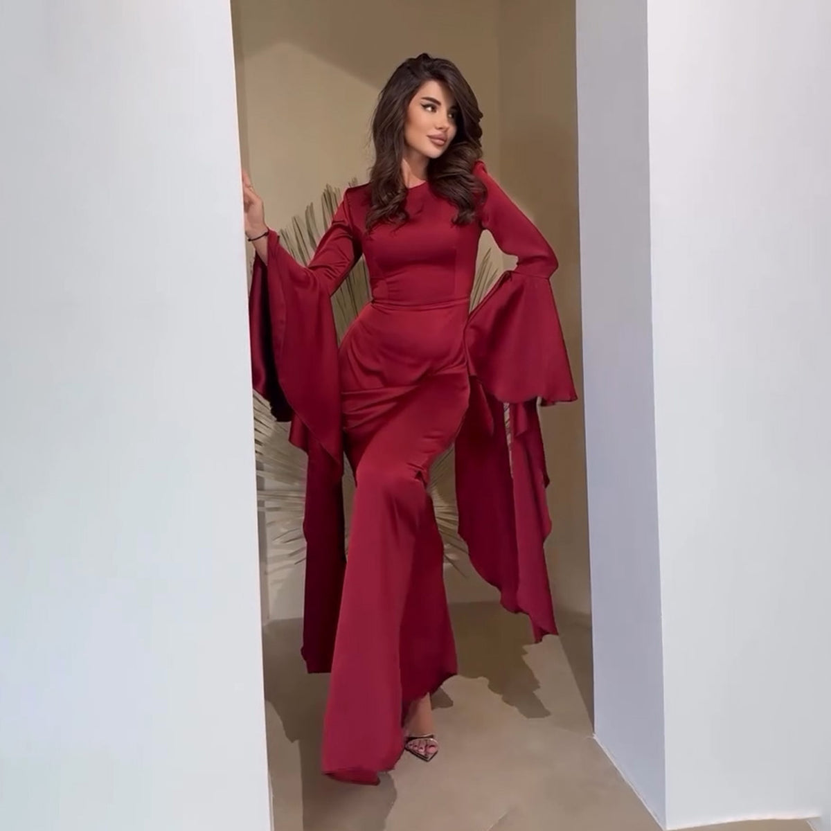 Elegant O-Neck Burgundy Evening Dress with Long Bell Sleeves SF584