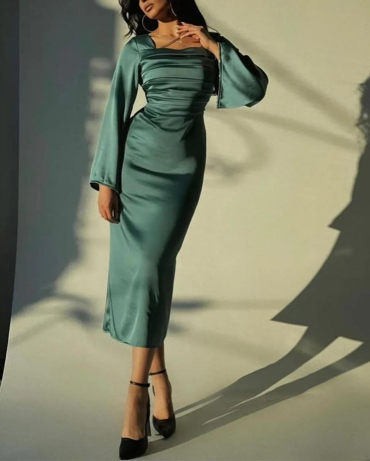 Elegant Emerald Green Long Sleeves Evening Dress SF028