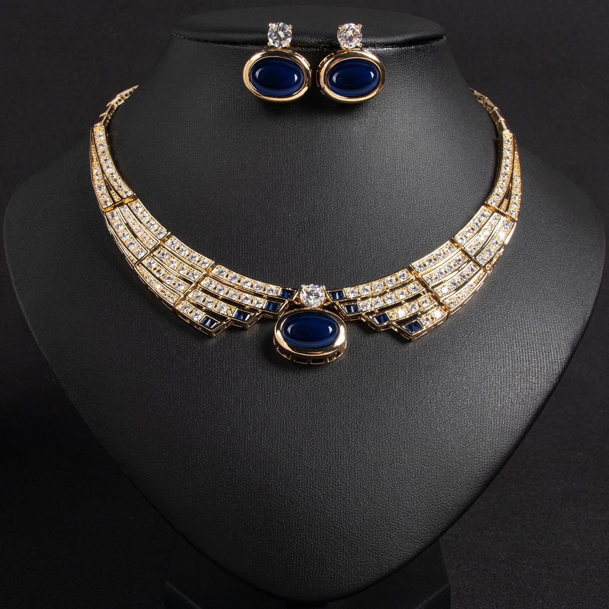 Emerald Cabochon Jewelry Set with Necklace and Earrings JW024